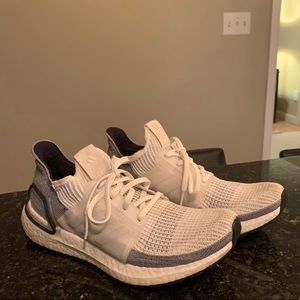Worn Adidas Ultra boost 19 (Cloud White Grey)